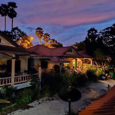 Ganesha Bungalow At Ya Nui Beach Villa Phuket Exterior photo